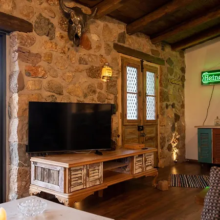 Silo Stone House Fichti