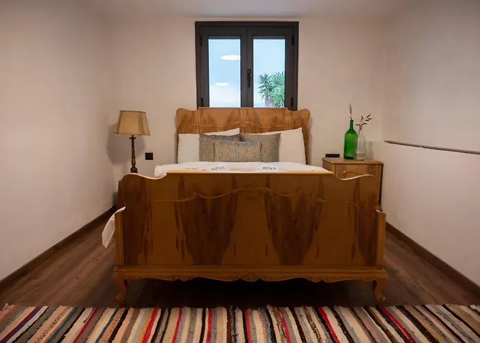 Silo Stone House Semesterbostad Fichti