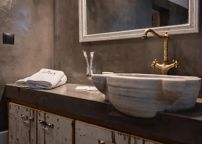 Silo Stone House Semesterbostad