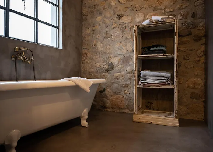 Silo Stone House Fichti