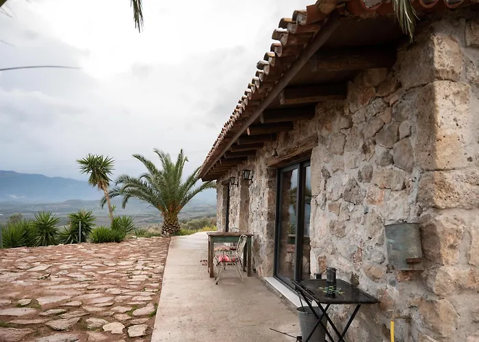 Silo Stone House 度假居 *